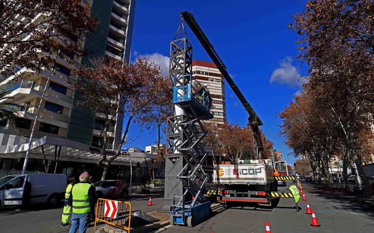 Benidorm inicia la rehabilitación de las emblematicas columnas ‘Andrea’ del Paseo de Levante